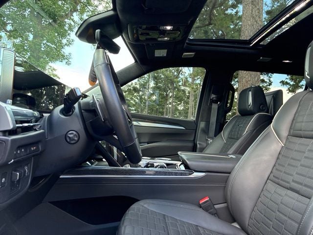 2025 Cadillac Escalade ESV V-SERIES SUV Slide 20