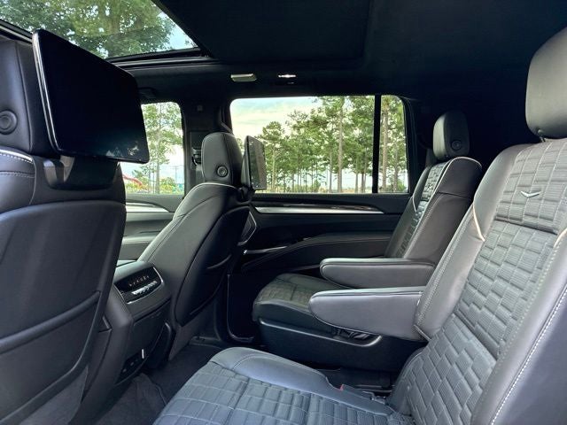 2025 Cadillac Escalade ESV V-SERIES SUV Slide 21