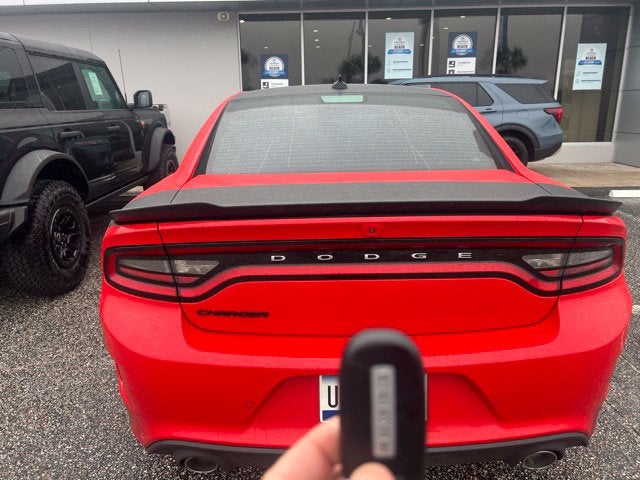 2023 Dodge Charger R/T 4dr Car Slide 2