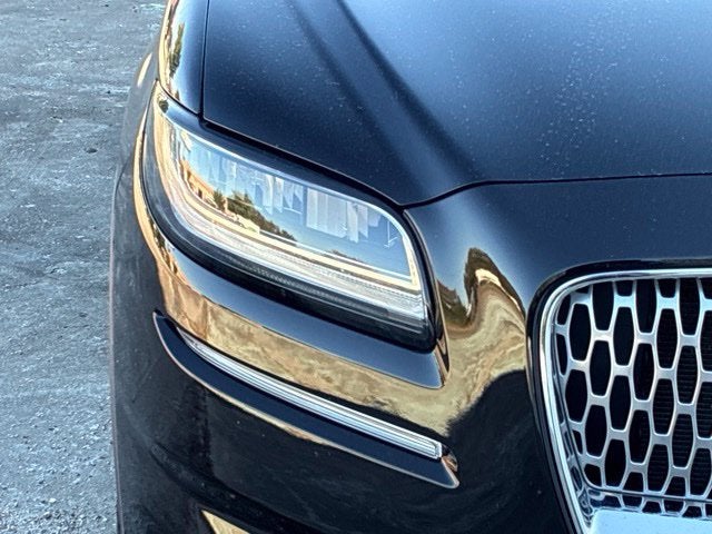 2021 Lincoln Nautilus STANDARD SUV Slide 9
