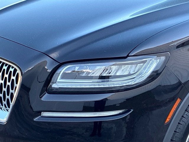 2021 Lincoln Nautilus STANDARD SUV Slide 9