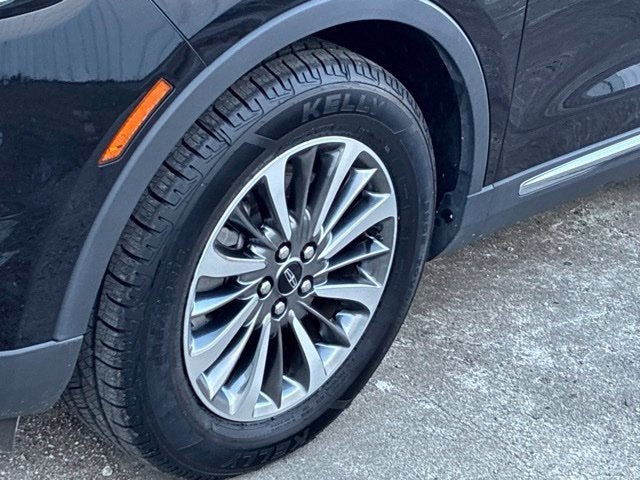 2021 Lincoln Nautilus STANDARD SUV Slide 10