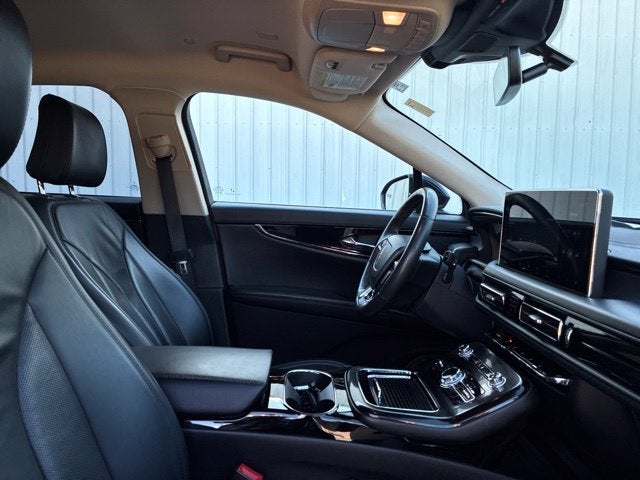 2021 Lincoln Nautilus STANDARD SUV Slide 21