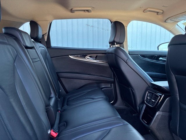 2021 Lincoln Nautilus STANDARD SUV Slide 22