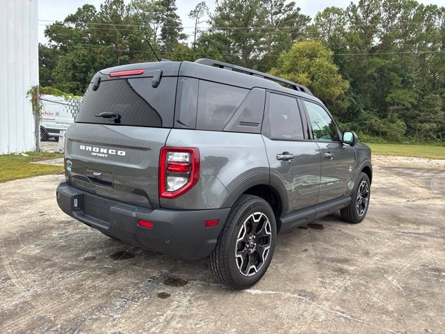 2025 Ford Bronco Sport OUTER BANKS SUV Slide 1