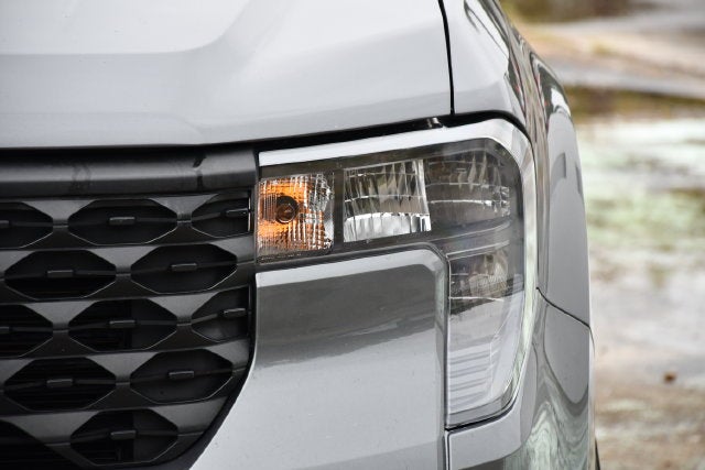 2026 Ford Maverick XLT Crew Cab Pickup Slide 8