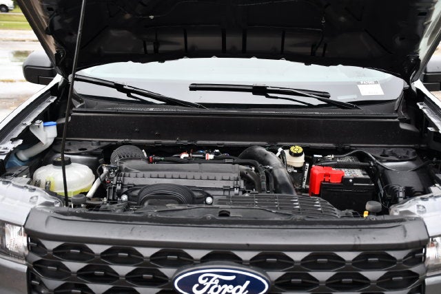 2026 Ford Maverick XLT Crew Cab Pickup Slide 17