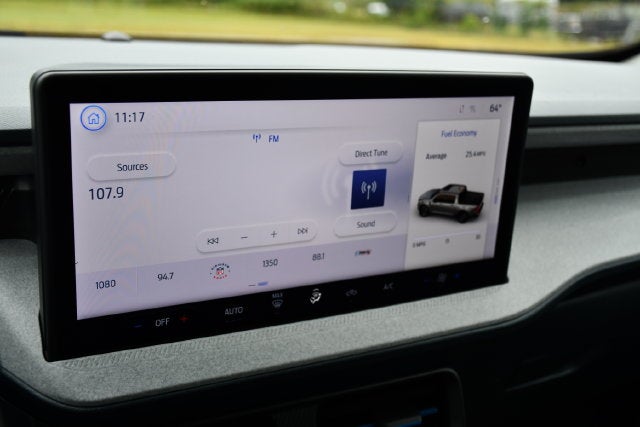 2026 Ford Maverick XLT Crew Cab Pickup Slide 28