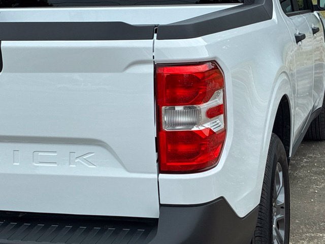 2026 Ford Maverick XLT Crew Cab Pickup Slide 12