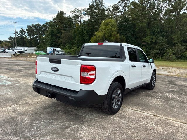 2026 Ford Maverick XLT Crew Cab Pickup Slide 2