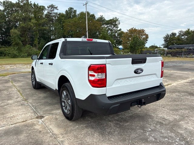 2026 Ford Maverick XLT Crew Cab Pickup Slide 3