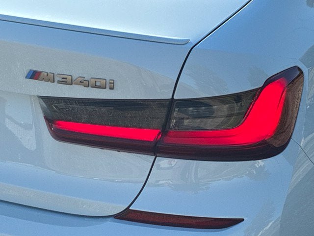 2022 BMW 3 Series M340I 4dr Car Slide 12