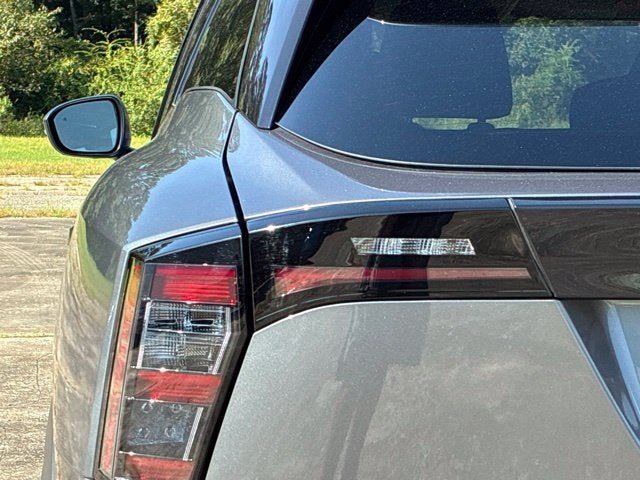 2025 Nissan Kicks SR SUV Slide 11
