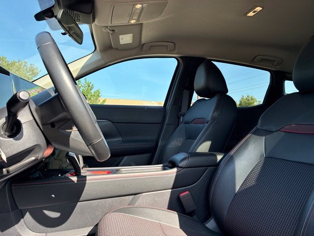 2025 Nissan Kicks SR SUV Slide 18