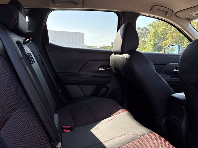 2025 Nissan Kicks SR SUV Slide 21