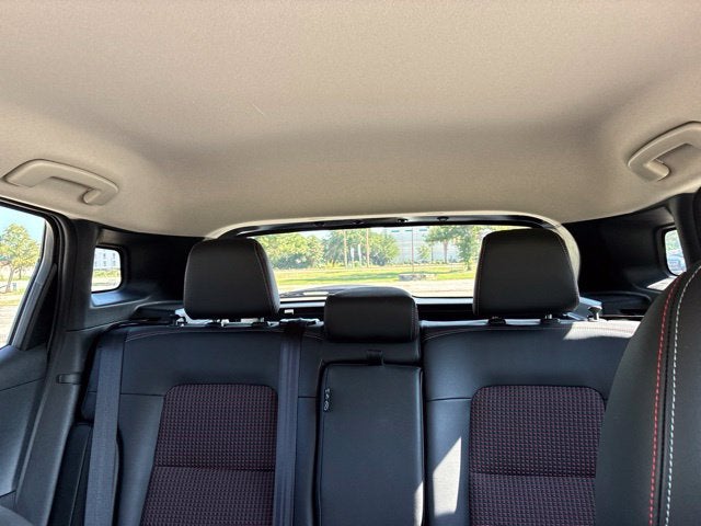 2025 Nissan Kicks SR SUV Slide 31