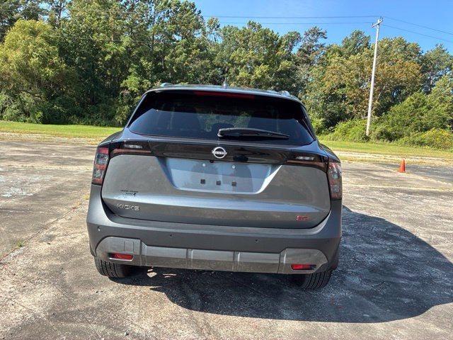 2025 Nissan Kicks SR SUV Slide 2