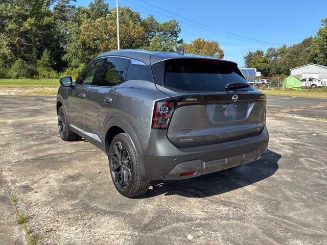 2025 Nissan Kicks SR SUV Slide 3