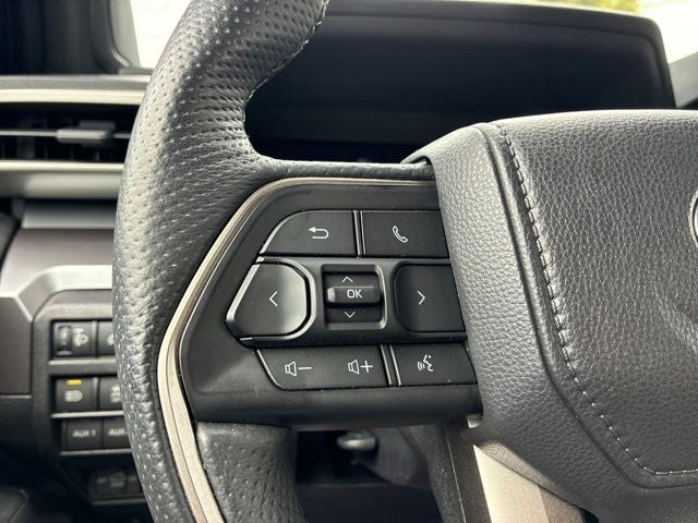 2025 Toyota Tacoma TRD OFF-ROAD Crew Cab Pickup Slide 26