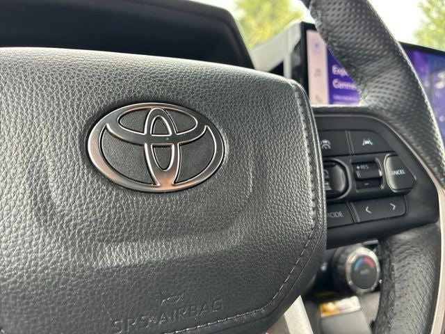 2025 Toyota Tacoma TRD OFF-ROAD Crew Cab Pickup Slide 26