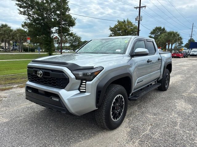 2025 Toyota Tacoma TRD OFF-ROAD Crew Cab Pickup Slide 5