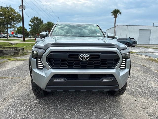 2025 Toyota Tacoma TRD OFF-ROAD Crew Cab Pickup Slide 7