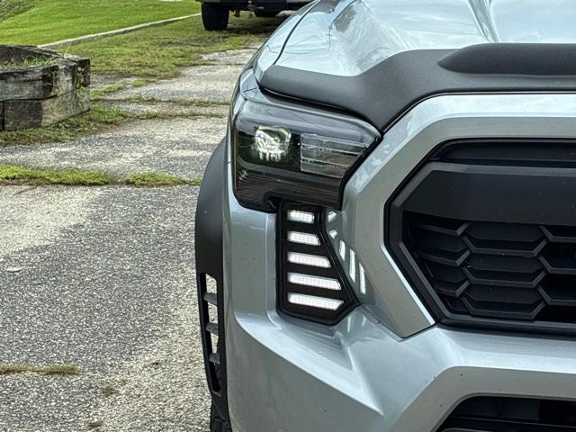 2025 Toyota Tacoma TRD OFF-ROAD Crew Cab Pickup Slide 7