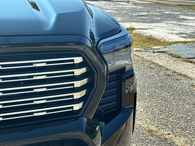 2024 Toyota Tacoma LIMITED Crew Cab Pickup Slide 8