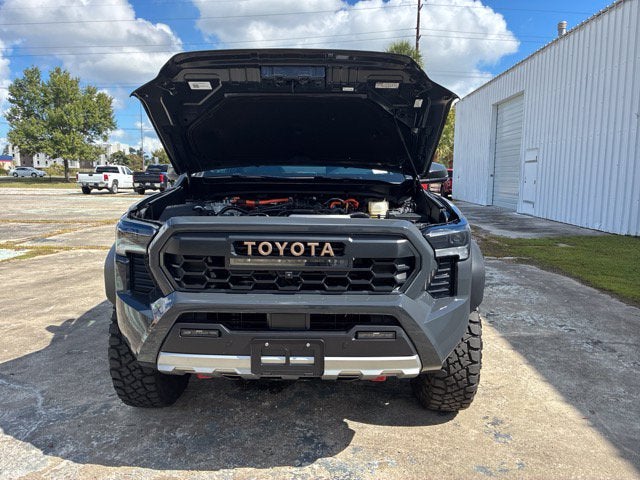 2026 Toyota Tacoma Hybrid TRAILHUNTER Crew Cab Pickup Slide 19