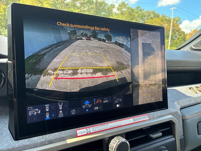 2026 Toyota Tacoma Hybrid TRAILHUNTER Crew Cab Pickup Slide 32