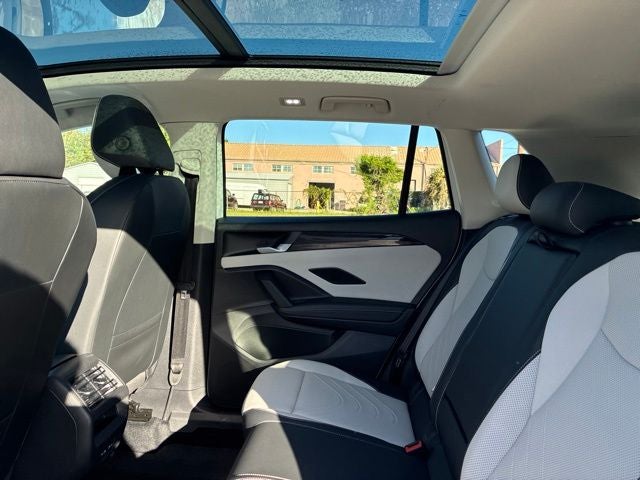 2025 Volkswagen Tiguan 2.0T SE SUV Slide 20