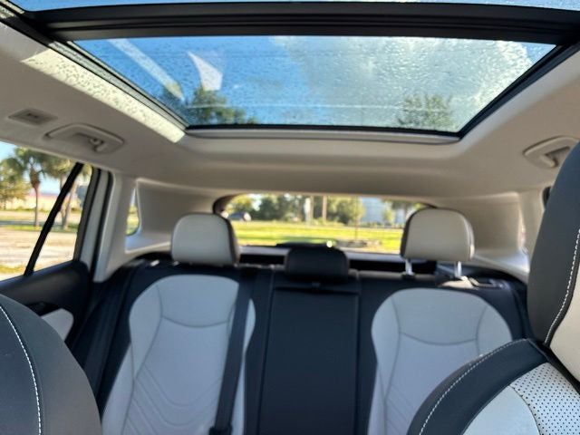 2025 Volkswagen Tiguan 2.0T SE SUV Slide 31