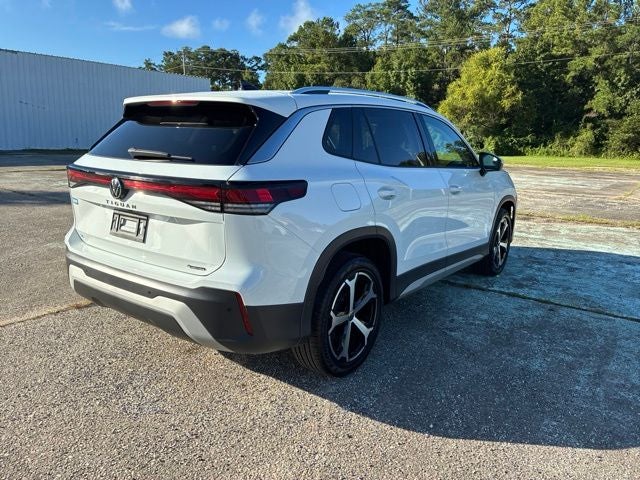 2025 Volkswagen Tiguan 2.0T SE SUV Slide 1