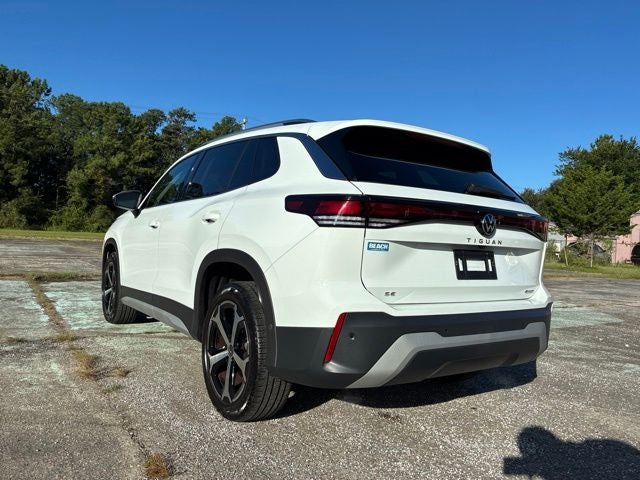 2025 Volkswagen Tiguan 2.0T SE SUV Slide 4