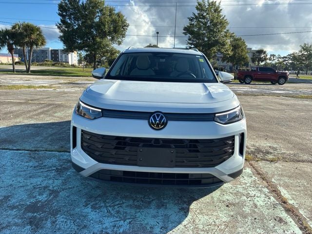 2025 Volkswagen Tiguan 2.0T SE SUV Slide 6