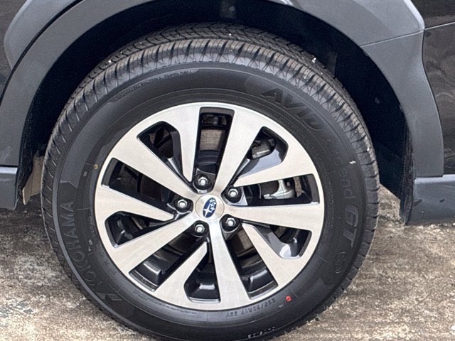 2025 Subaru Outback PREMIUM SUV Slide 11