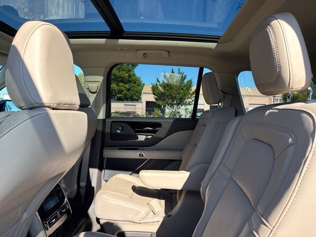 2023 Lincoln Aviator RESERVE PREMIUM SUV Slide 20
