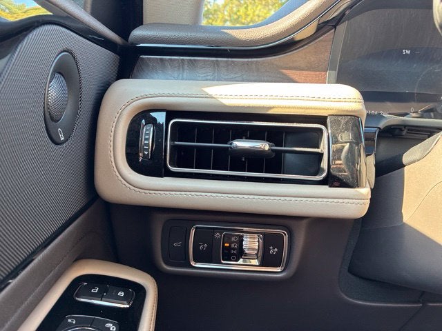2023 Lincoln Aviator RESERVE PREMIUM SUV Slide 25