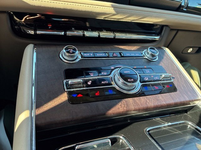 2023 Lincoln Aviator RESERVE PREMIUM SUV Slide 30