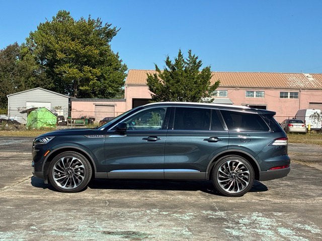 2023 Lincoln Aviator RESERVE PREMIUM SUV Slide 4