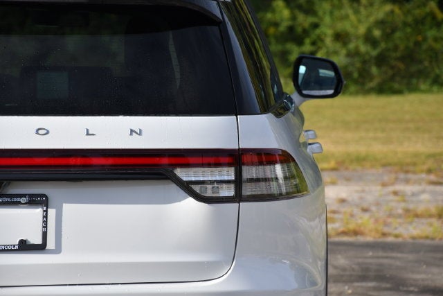 2026 Lincoln Aviator RESERVE PREMIUM SUV Slide 15