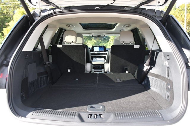 2026 Lincoln Aviator RESERVE PREMIUM SUV Slide 17