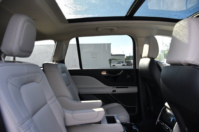 2026 Lincoln Aviator RESERVE PREMIUM SUV Slide 24