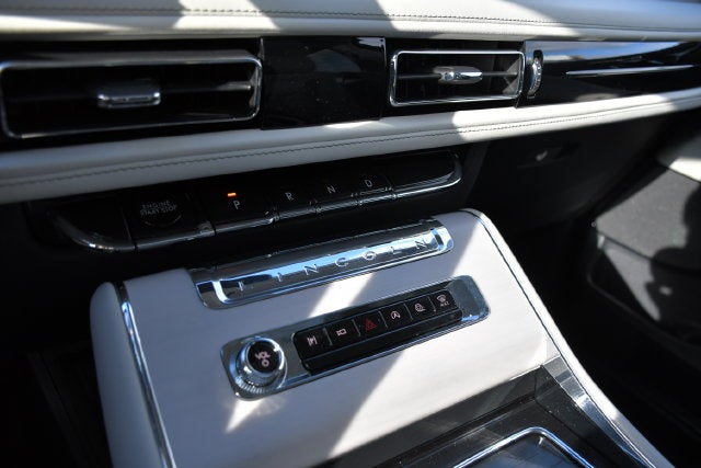 2026 Lincoln Aviator RESERVE PREMIUM SUV Slide 32