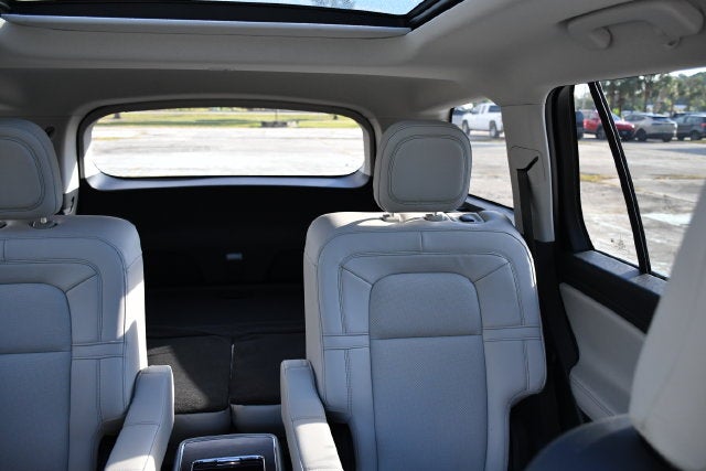 2026 Lincoln Aviator RESERVE PREMIUM SUV Slide 32