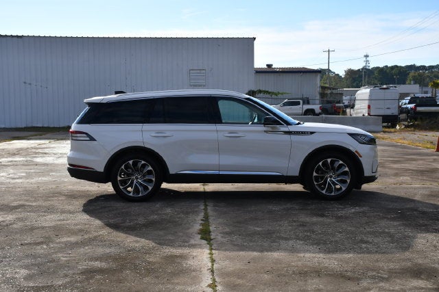 2026 Lincoln Aviator RESERVE PREMIUM SUV Slide 3