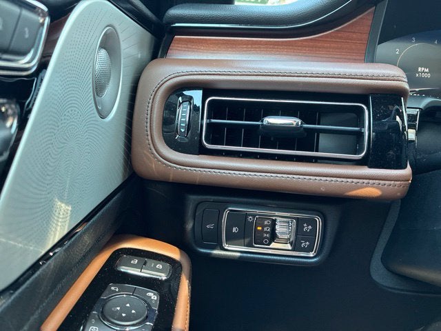 2023 Lincoln Aviator RESERVE PREMIUM SUV Slide 24