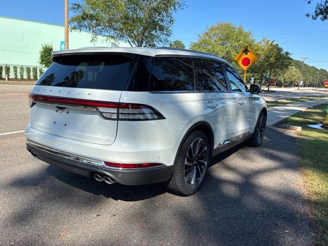 2023 Lincoln Aviator RESERVE PREMIUM SUV Slide 2