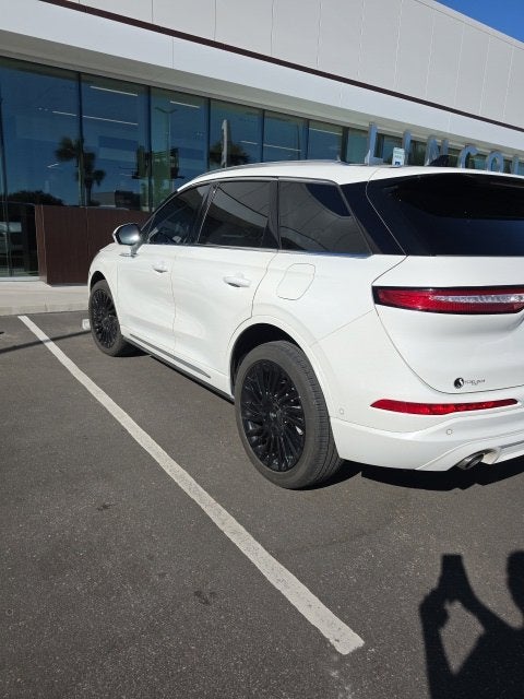 2022 Lincoln Corsair RESERVE SUV Slide 3