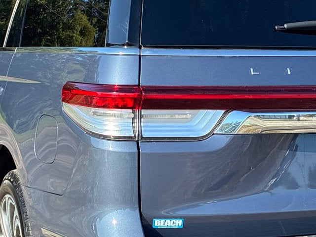 2023 Lincoln Navigator RESERVE SUV Slide 11